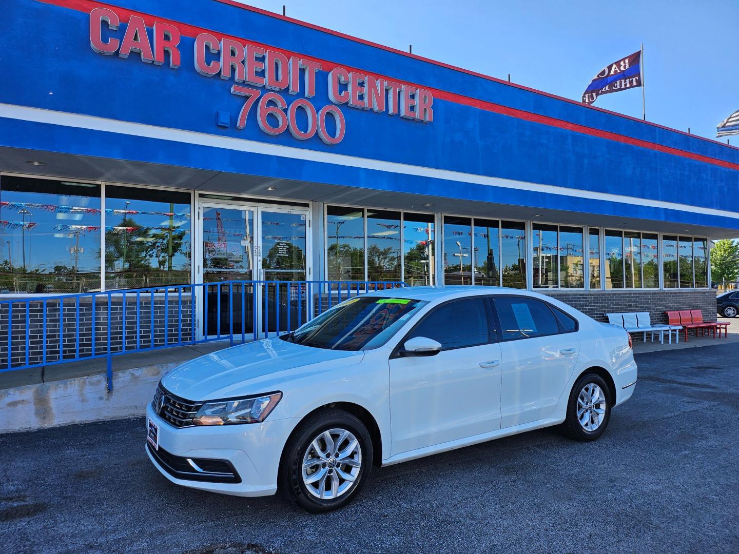 2018 WHITE Volkswagen Passat R-Line (1VWAA7A36JC) with an 2.0L L4 DOHC 16V engine, 6A transmission, located at 7600 S Western Ave., Chicago, IL, 60620, (773) 918-3980, 0.000000, 0.000000 - Photo#1